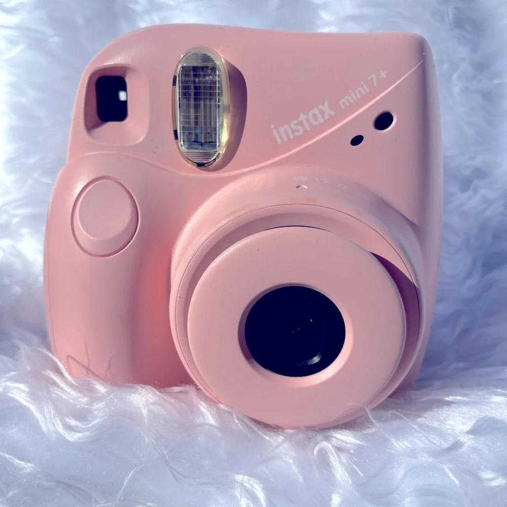 Fujifilm Instax Mini 7 w/ leather cover